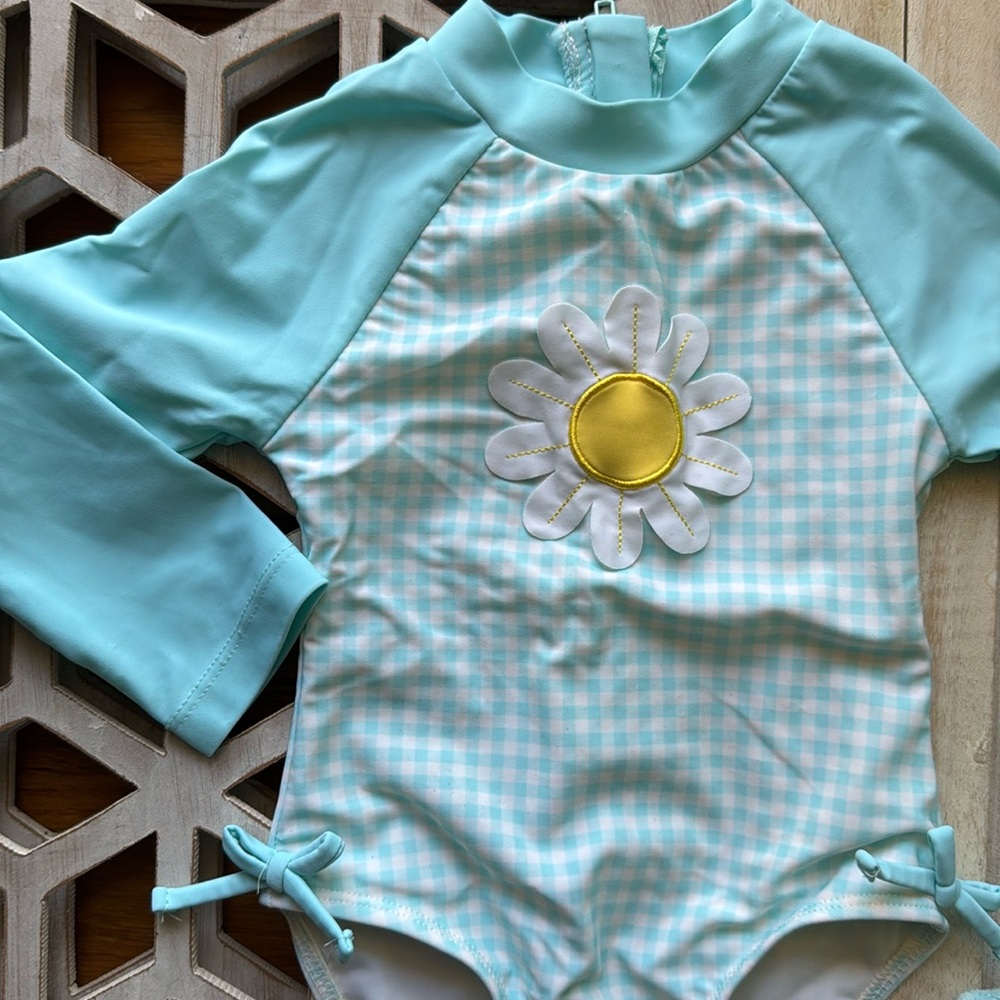 Little Me Daisy Rashguard Set - Picture 2 of 5